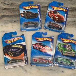Lot of 5 New Hot Wheels